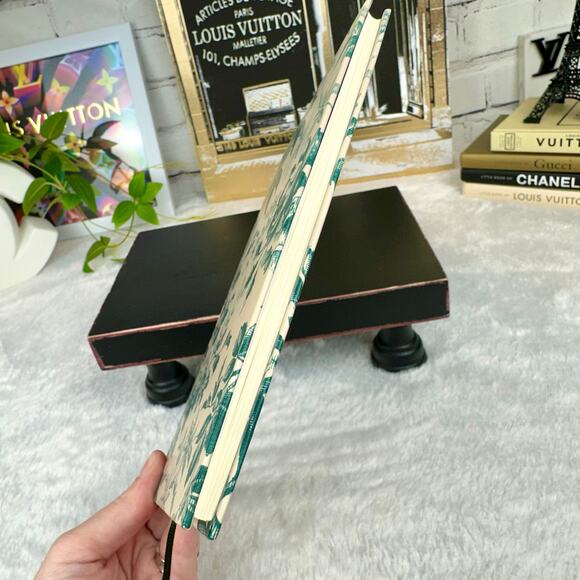 GUCCI Floral Writing Notebook BRAND NEW Great gift item! - Picture 3 of 9